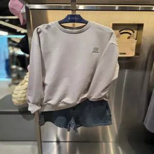 벤셔먼 BPDTS481U 남여공용 [벤셔먼X바스키아] CROWN 백 프린팅 스웨트 셔츠