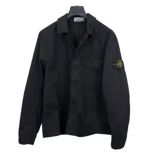 스톤아일랜드 나일론 오버셔츠 블랙 L1S151200013S0A10V0029