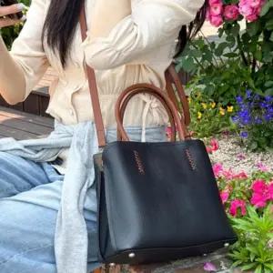 여성 가죽 스티치 토트 크로스백 직장인 대학생 가방