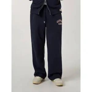 [후아유](센텀시티점)시그니처 패치 와이드 팬츠 / WHTMG1111U