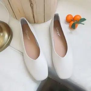 편한 플랫 단화 여성 깔끔한 유광 로퍼 벨크로 데일리 여성플랫슈즈 젤리플랫 플랫로퍼