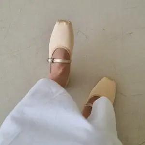 여성 각코 발레리나 새틴 스트랩 메리제인 플랫Y