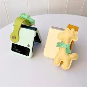 유니블링 갤럭시 z플립 3 4 기린 인형 손목 걸이 스트랩 케이스