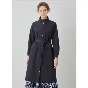 [갤러리아] 밴드 카라 벨티드 롱트렌치코트 VOCEB5S2121