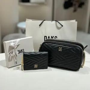 [닥스](강남점)[선물세트] 닥스 블랙 미니 크로스백&카드지갑 세트 DCWA4E217BK DCWA4E218BK