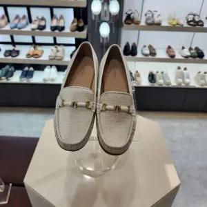 [엘칸토]엘칸토 HC10 양가죽드라이빙로퍼흰색2cm LCWC79U41310 (40816957)