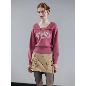 [에고이스트](강남점)[BLUE LABEL] V넥 하트 비죠 레터링 니트탑 (ER3OKL02)