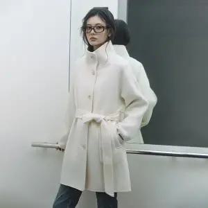 [LAP](광주신세계)(핸드)하이넥 벨티드 하프코트 AR4WTA70