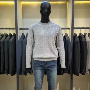 [바쏘](마산점)가을 겨울 꽈배기 패턴 라운드넥 남성니트 [그레이]