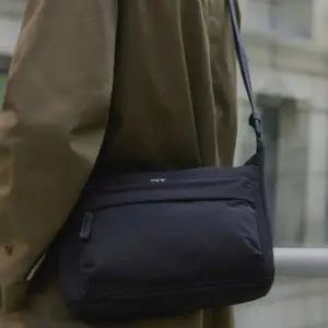 [헤지스](광주신세계)[HATCH-BAG] 블랙 나일론 크로스백 HJBA5F340BK