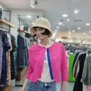 베네통/애플아울렛/린넨 숏 니트 가디건 BAKCB1531