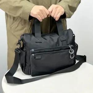 여러개의 수납 포켓으로 실용성을 겸비한 세련된 남성 데일리 크로스백 패션 가방 편리한 캐주얼