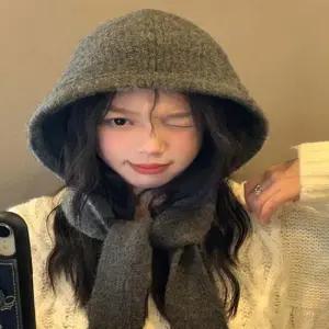 추운 겨울 따뜻하게 체온유지 머플러 함께 보넷형모자 털모자