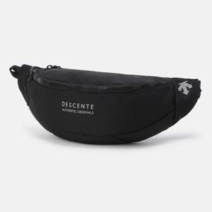 데상트 미디엄 하이킹 힙색 가방 B1 SQ323UBG71 BLK0 GRY0