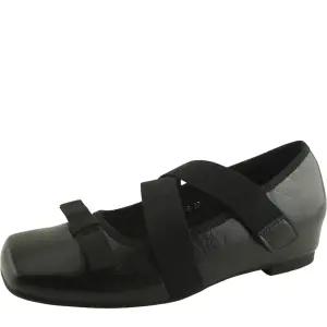 소가죽 밴딩 스트랩 키높이 속굽 발레리나 리본 플랫슈즈 5cm 블랙