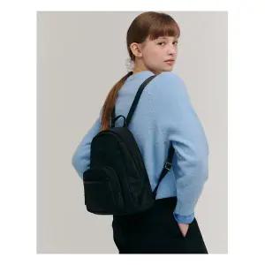 질 바이 질스튜어트 24FW 인기리오더엘라 블랙 미니 백팩 JLBA4F930BK 474420