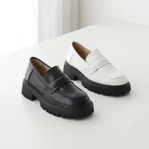 로퍼 플랫 신발 모카신 스니커즈 스타일 통굽 단화