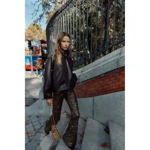 [정품] 자라 자켓 데일리 야상 아웃터 ZARA 페이크 하이넥 점퍼 - 다크 브라운