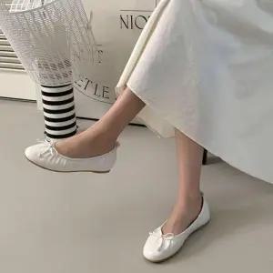 매듭리본 스트링 장식 주름셔링 디테일 플랫슈즈 단화 WF52AE8