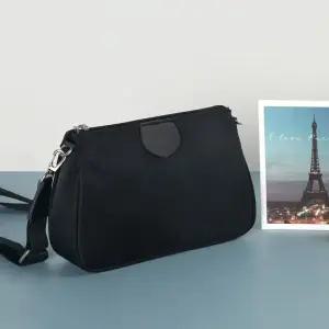 여성 미니백 가방 크로스백 남녀공용크로스백 데일리백 학생보조가방 올리비아팝