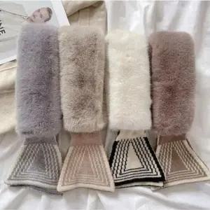 마니포근 삼각 쁘띠 머플러 퍼 겨울 니트 스카프 목도리 WFK9HM3