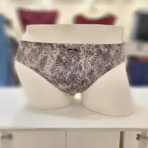 휠라언더웨어 호피 나염 남성삼각 FI4BFG3614M