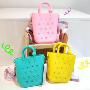 말랑 실리콘 미니 가방 사각 비치백 스트랩 포함 수영 사우나 목욕 실리콘 파우치