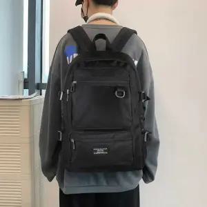 남자 대학생 새학기 백팩 배낭 여행 가방 코디