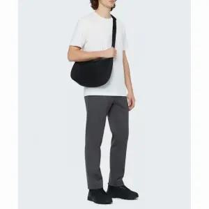 SNOWPEAK APPAREL 실키 호보백 S24WWTCB58 Black