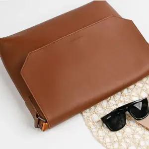 남성 스퀘어 크로스백 회사 출근 가방 메신저백 df 957 크로스 잡화