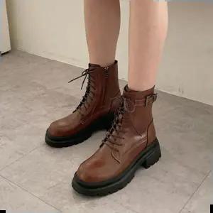 검정 홀릭 여성 워커 천연가죽 발편한 부츠 HSM018