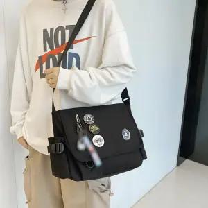 남성 여성 남성메신저백 캐주얼 뱃지 커플코디 메신저백 데일리백 여행가