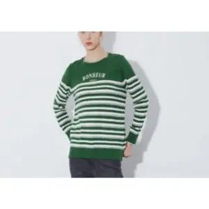 올리비아로렌 sh06 자수스트라이프니트 VVCBL4S1161