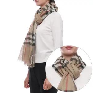 [버버리](마산점) 26SS 여성 체크 울 실크 머플러 (8078779 ARCHIVE BEIGE W 26S)