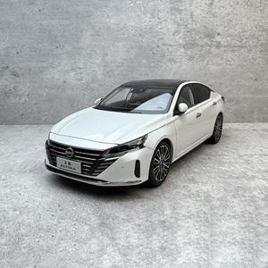 다이캐스트 1:18 스케일 2022 알티마 합금 자동차 모형 장난감 수집품 장식품 기념품