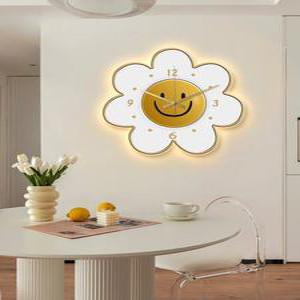 데이지 꽃 벽시계 무소음 아이방 인테리어 LED 벽걸이 스마일 예쁜 귀여운 시계