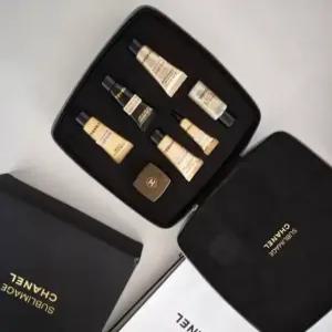 샤넬수블리마지기초7종미니세트+ 샤넬 사각 파우치/ 샤넬뷰 티쇼핑백