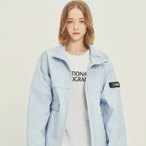 [내셔널지오그래픽] N231WJP920 여성 하이넥 숏기장 웨더 자켓 SKY