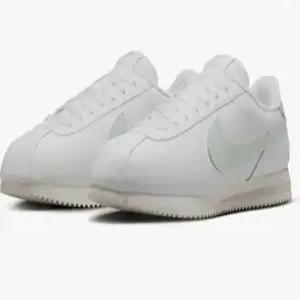 나이키 코르테즈 운동화 DN1791-106 국내 매장판