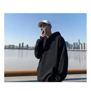 남자 주말 외출 여행 룩 캐주얼 검정 후드 티셔츠 후리스 집업 티 플리스 자켓 오버핏 가을 겨울 옷 잠바 점퍼 간절기 긴팔 커플