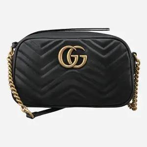 구찌 6S 447632 DTD1T 1000 마몬트 스몰 마틀라세 숄더백 블랙