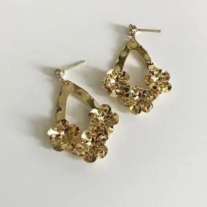 플라워물방울 귀걸이 귀찌 귀찌 여자귀걸이 여성귀걸이 여성이어링