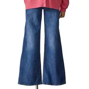 [롯데백화점]포커스 인밴딩 세미와이드 데님팬츠_FS6A3PT3026