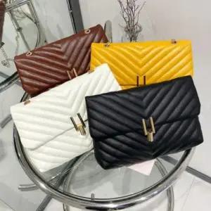 체인끈 크로스백 가방 여자 정장 데이트 브이퀄팅 WFK5K3D