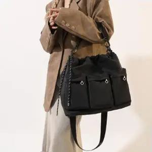 숄더크로스백 여자 대학생 검정색 학교 여행용 포켓 크로스백 가방