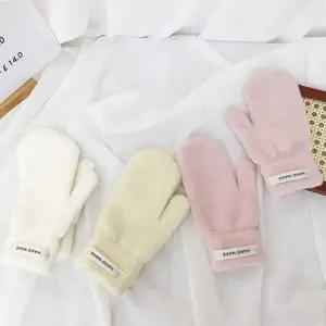 소프트 톤 벙어리장갑 겨울장갑 보온효과 라벨포인트 뽀글이장갑