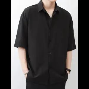 남성용 아이스 실크 반팔 셔츠 트렌디하고 순색 루즈한 캐주얼 탑 블랙 화이트 그레이 청 여름