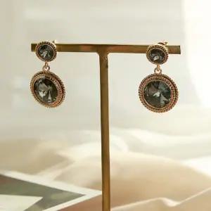 제이로렌 92M02313 올리브 크리스탈 엔틱 드롭귀걸이