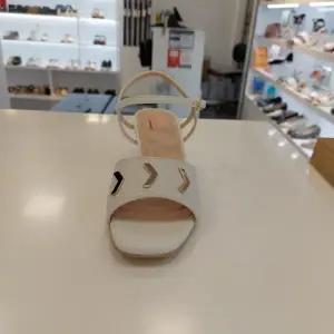 [에스콰이아]에스콰이아 HC11 가죽 샌들 PFCMSD654WH (10347288)