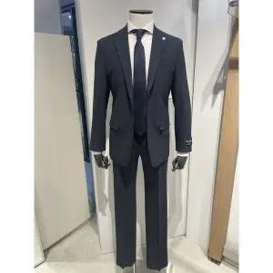 [지이크](센텀시티점)25S/S [ITALY FABRIC] 이태리 최고급 프리미엄(사방스판) 원단 네이비정장(PKJ2065...